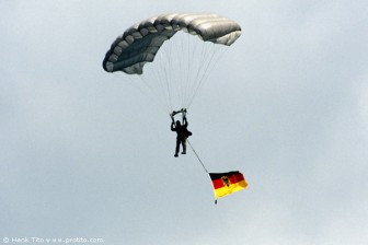 056_ILA2004.jpg