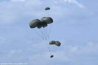 097_ILA2004.jpg
